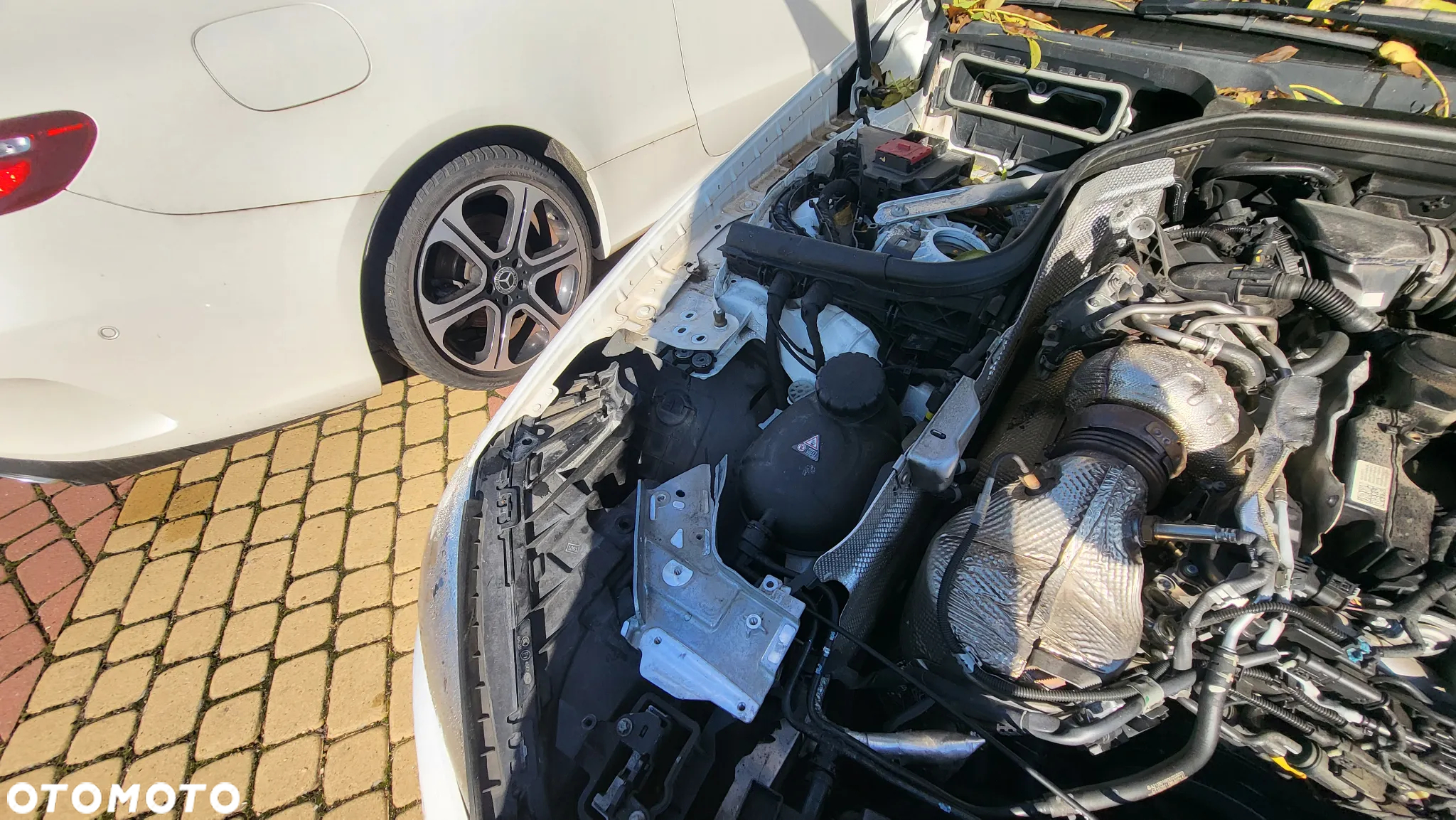 Mercedes-Benz Klasa E 220 d 4Matic T 9G-TRONIC - 14