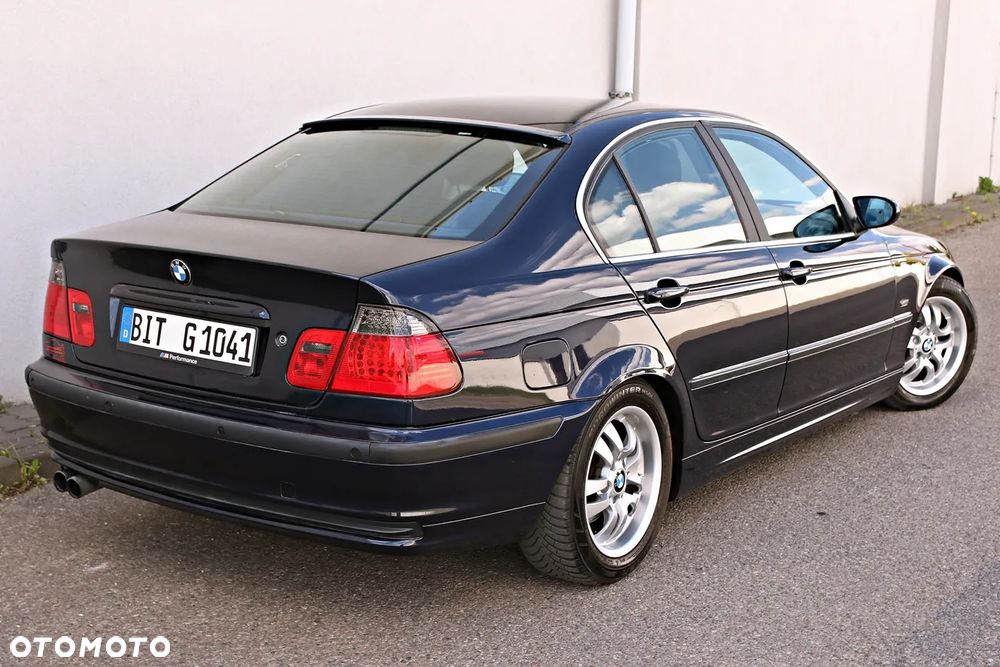 BMW Seria 3 320i - 12