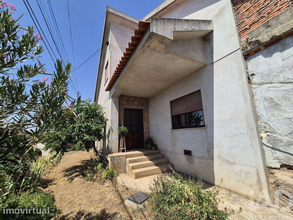 Casa / Villa T6 em Izeda, Calvelhe e Paradinha Nova de 260 m2 - Grande imagem: 2/19