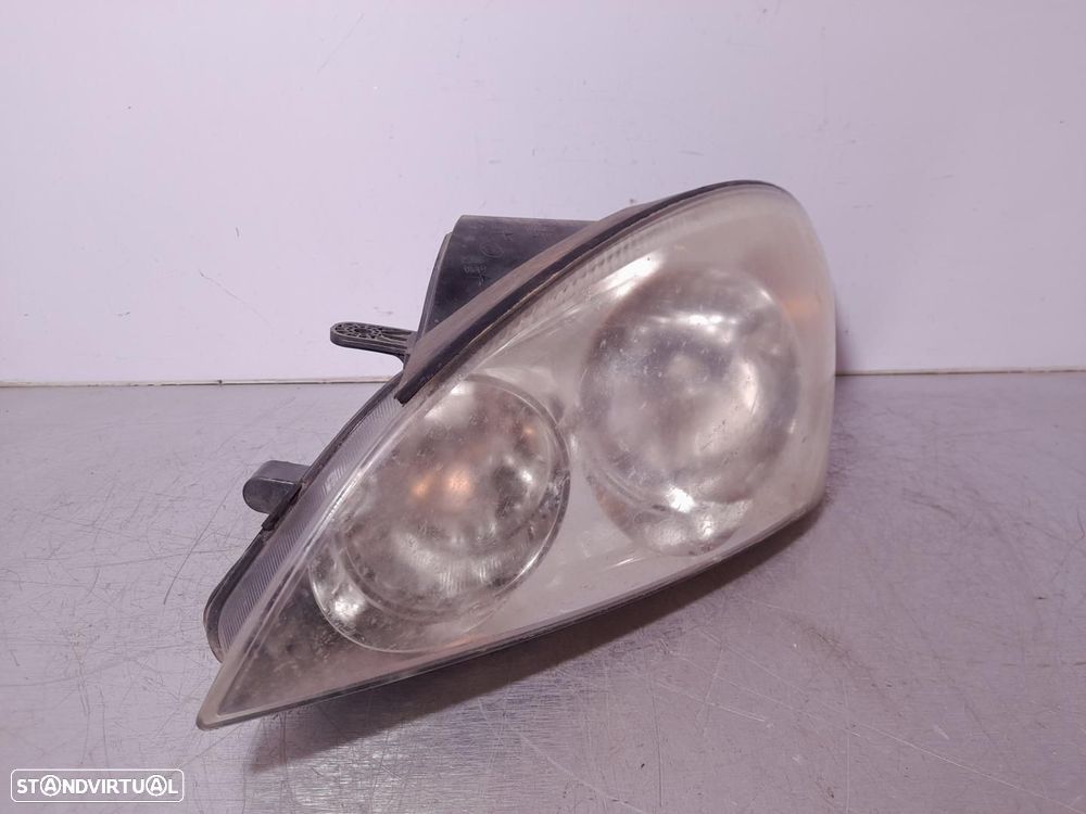 FAROL ESQUERDO KIA CEED ED - 1