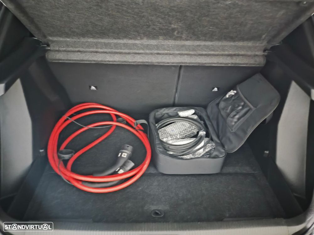 Peugeot e-2008 50 kWh GT - 19