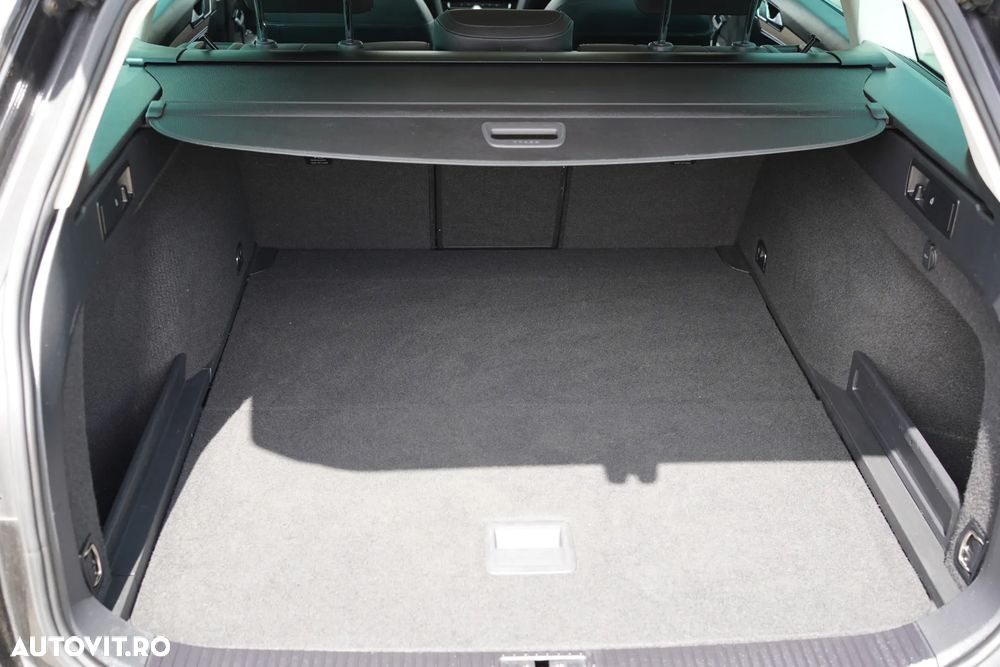 Volkswagen Passat 2.0 TDI DSG (BlueMotion Technology) Highline - 33