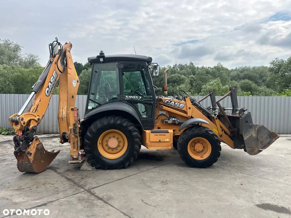 Case 590ST - 1