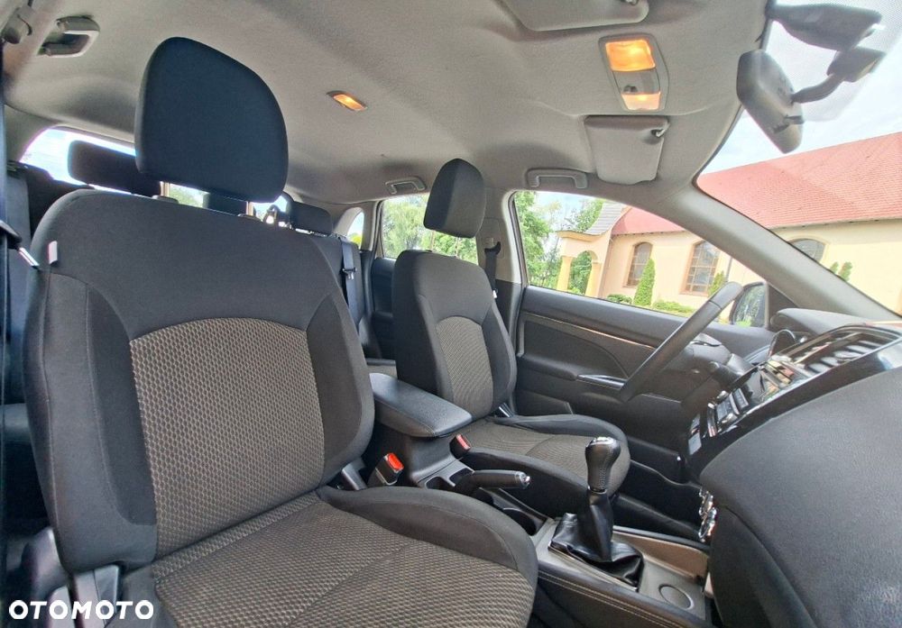 Mitsubishi ASX - 16