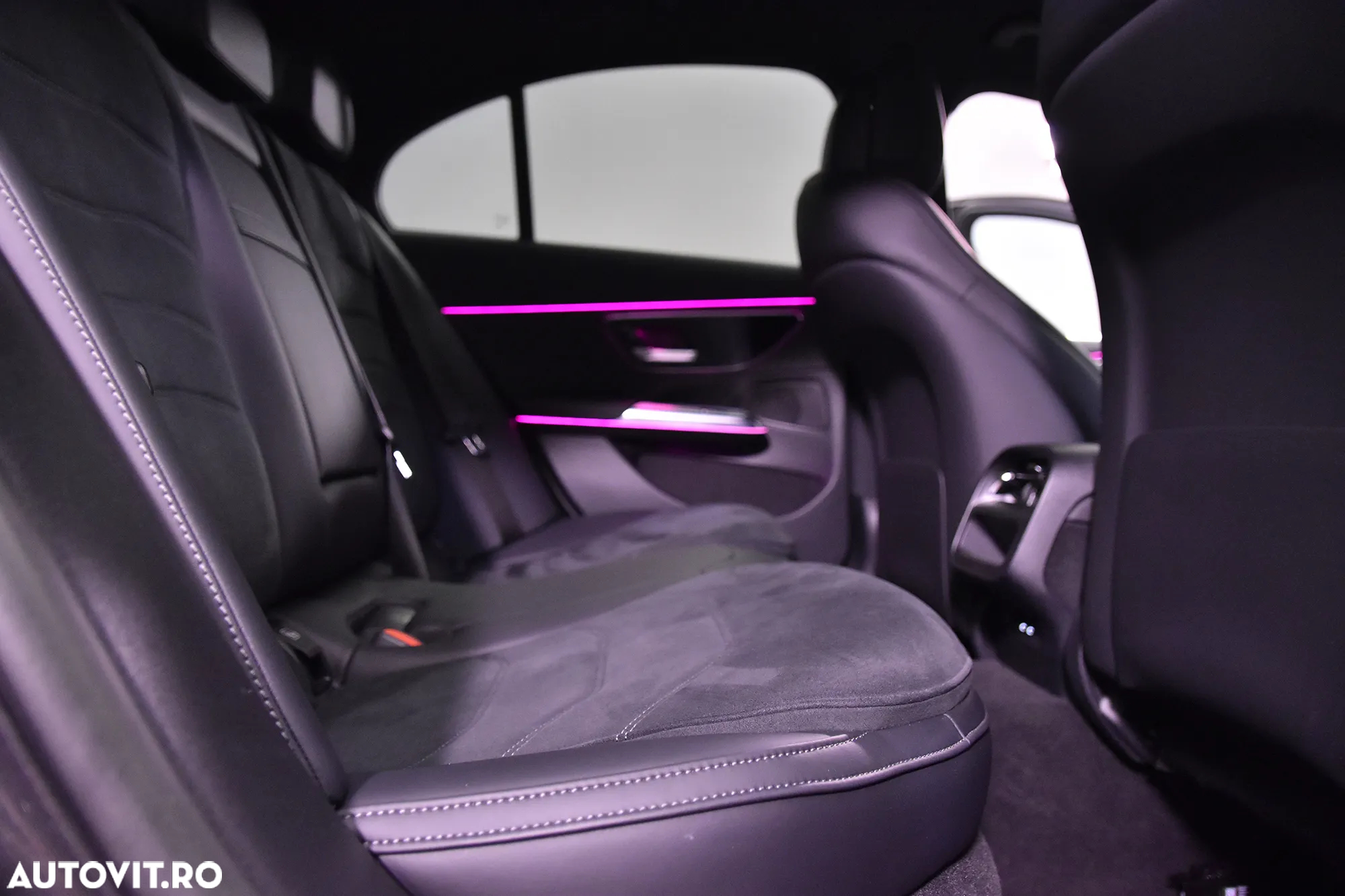 Mercedes-Benz E 220 d Aut. - 12