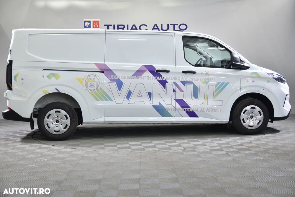 Ford Transit Custom Van - 6