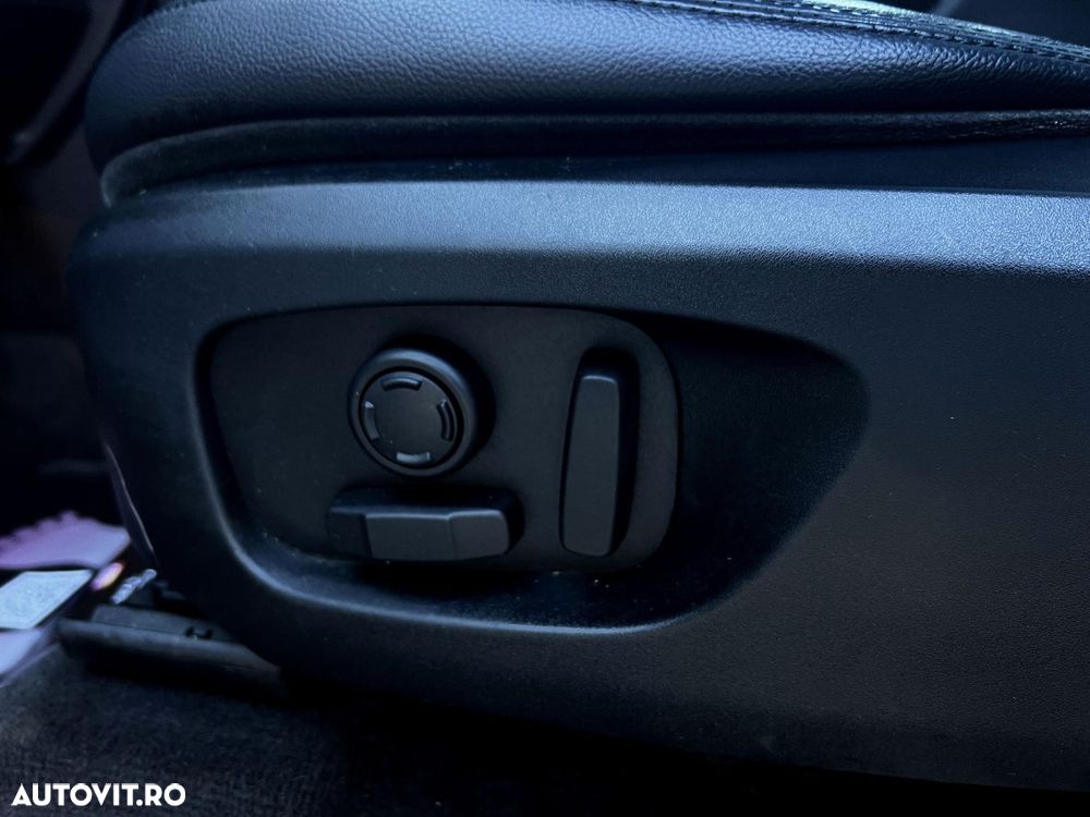 Land Rover Discovery Sport - 12