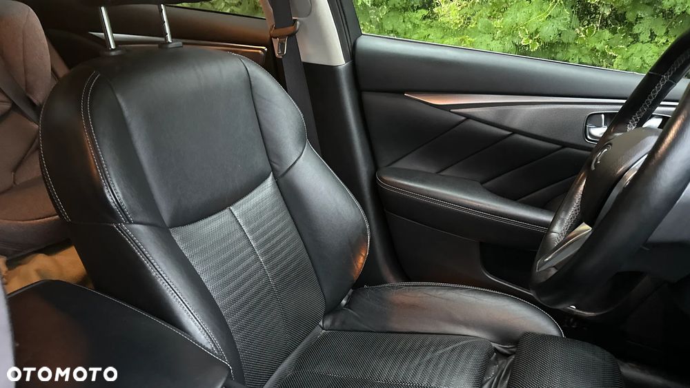 Infiniti Q50 - 11
