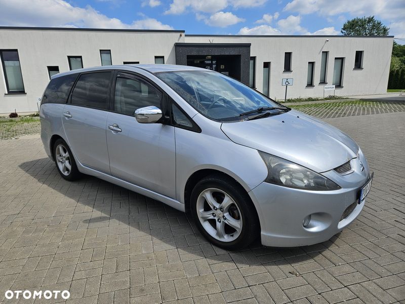 Mitsubishi Grandis 2.4 Intense - 18
