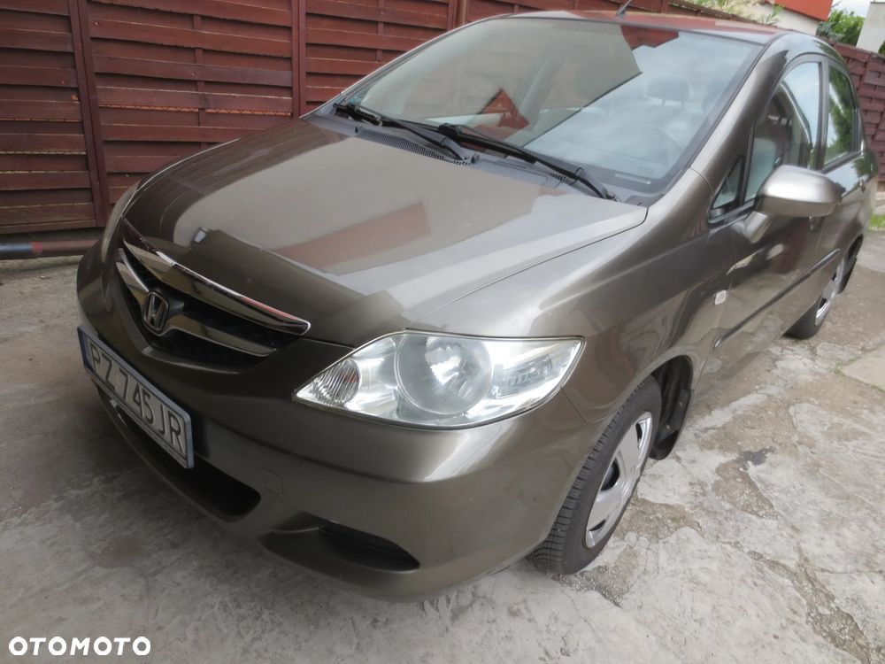 Honda City 1.4 Comfort - 23