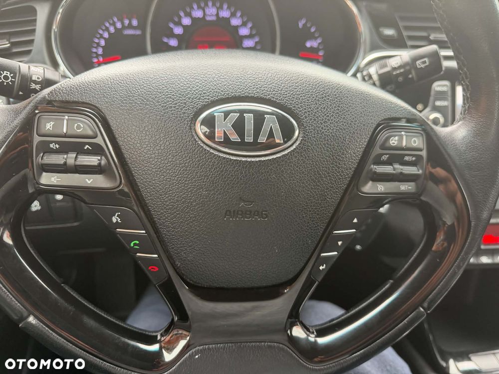 Kia Ceed 1.4 CVVT Dream-Team Edition - 13