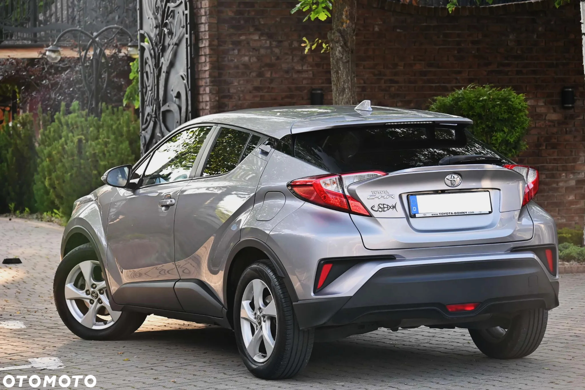 Toyota C-HR - 16