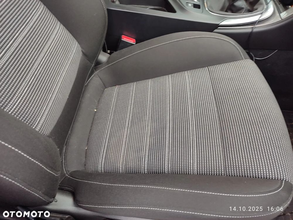 Opel Insignia 1.4 T Active S&S - 14