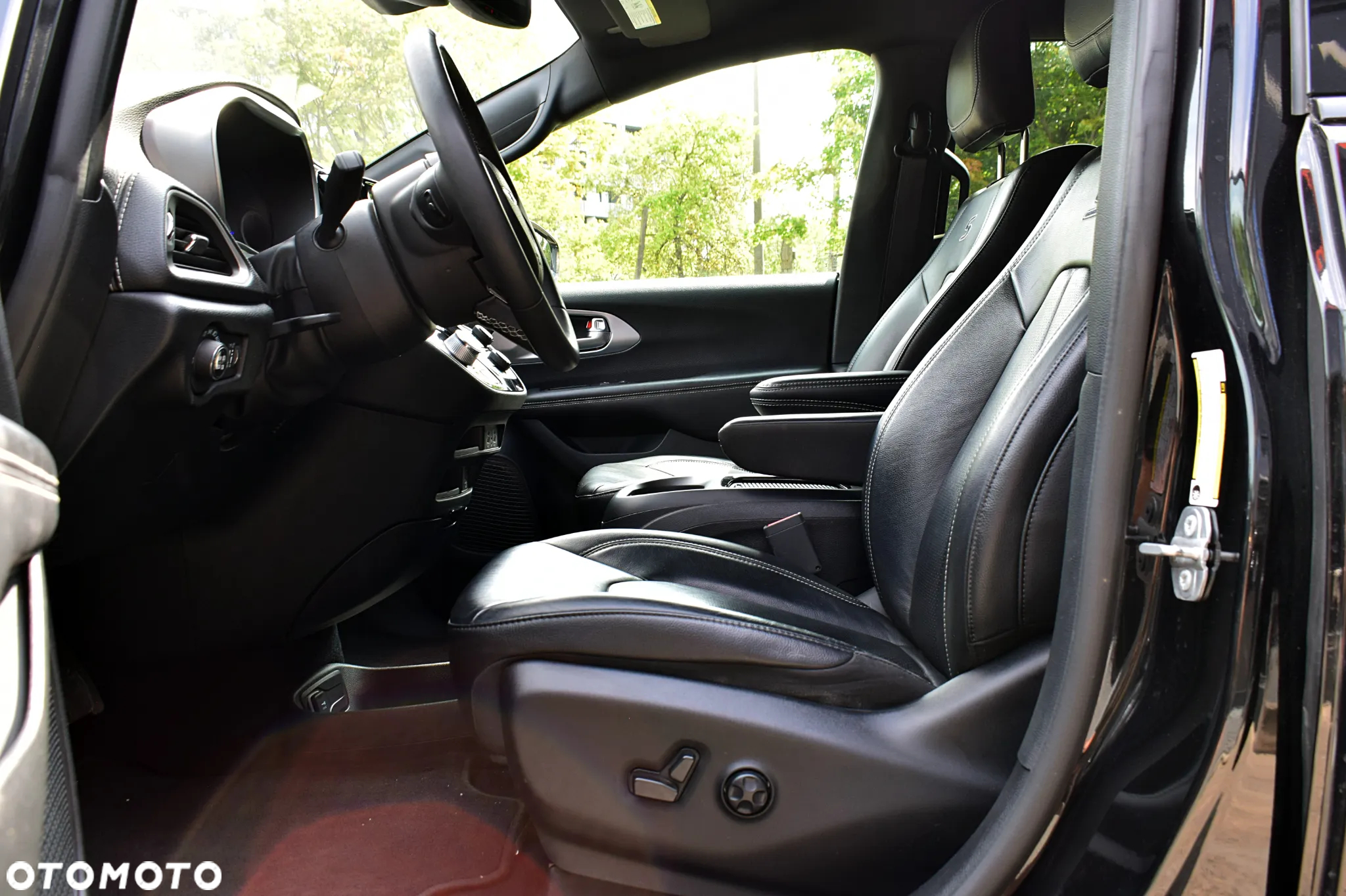 Chrysler Pacifica - 5