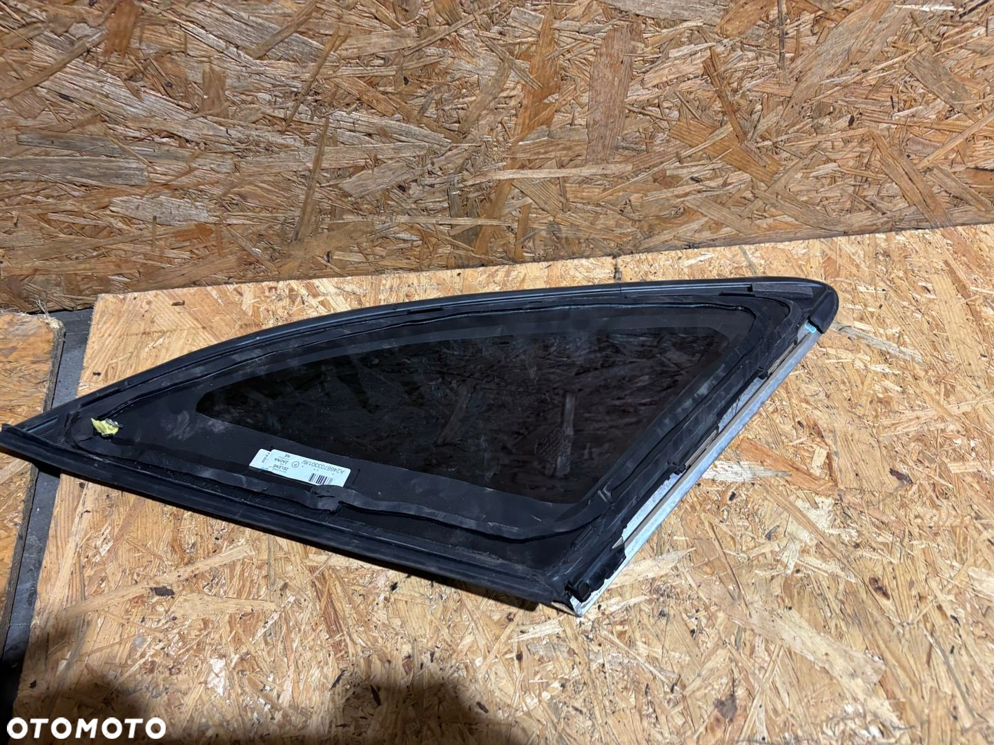 MERCEDES B-KLASA W246 SZYBA KAROSERYJNA PRAWA A2466703301 - 2