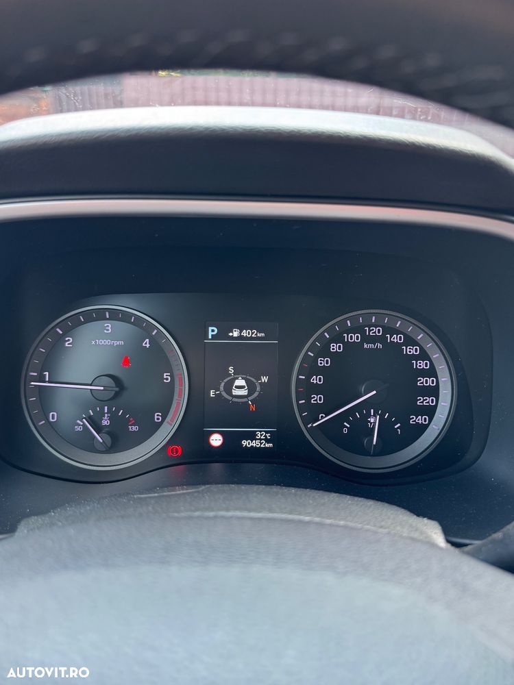 Hyundai Tucson 2.0 CRDI 4WD 8AT Luxury - 13