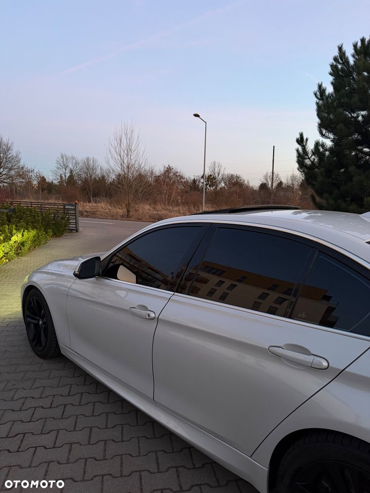 BMW Seria 3 340i M Sport Shadow - 24