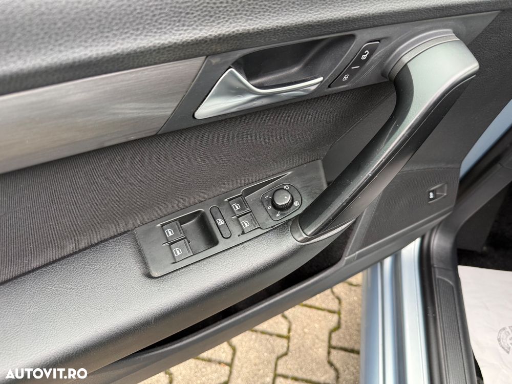 Volkswagen Passat Variant 2.0 TDI BlueMotion Technology DSG Highline - 10