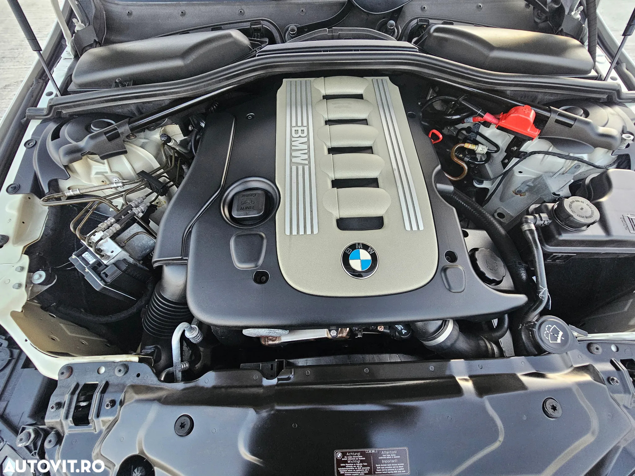 BMW Seria 5 525d Aut. - 12