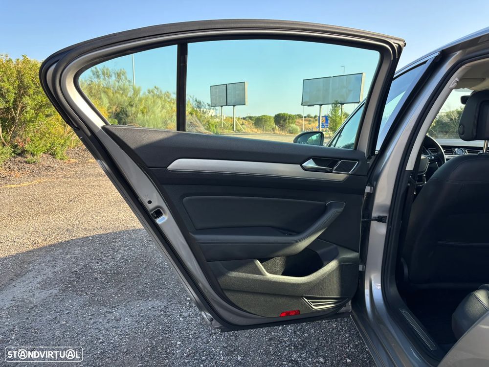 VW Passat 2.0 TDI Highline DSG - 33