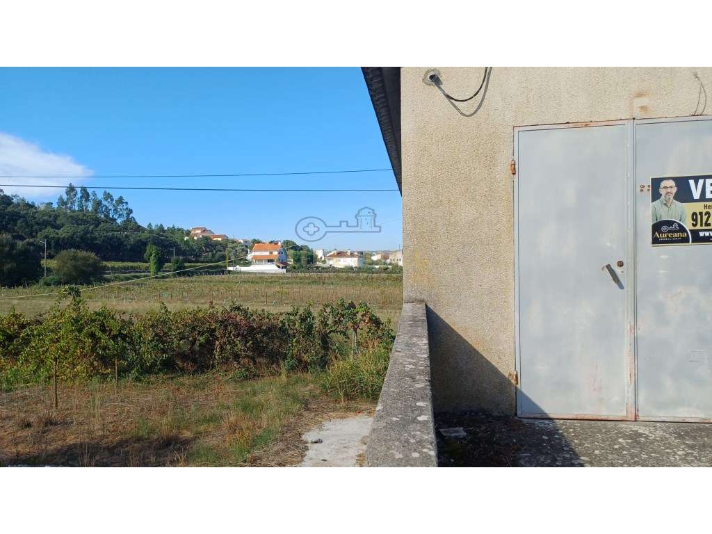 Armazém com possibilidade de conversão em habitação - Grande imagem: 2/5
