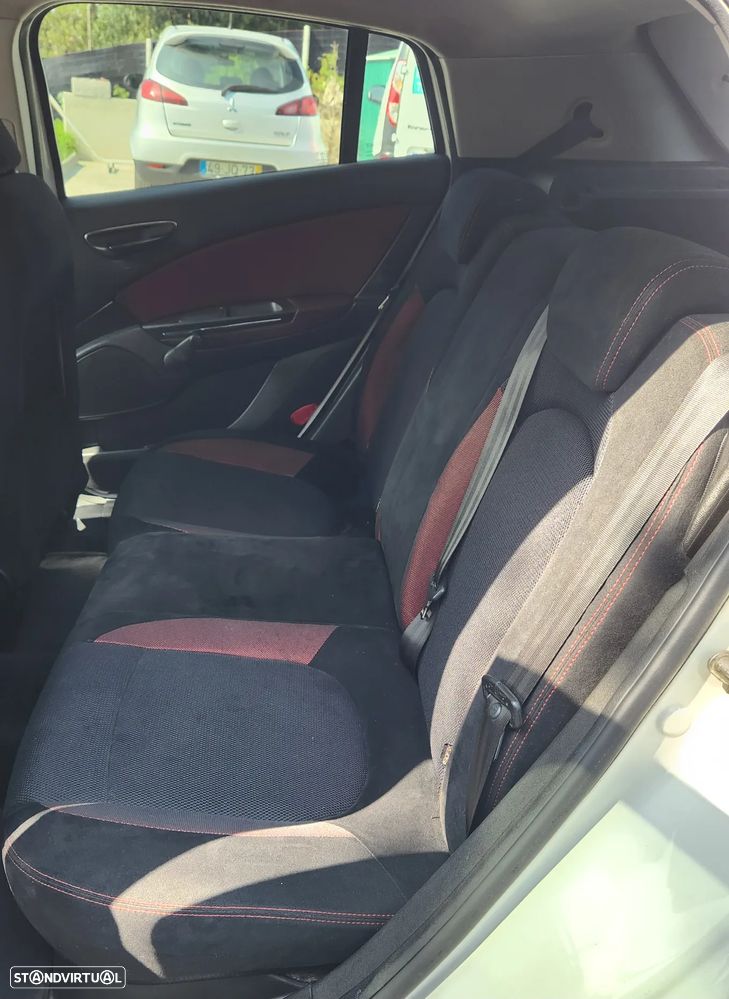 Fiat Bravo 1.6 M-Jet Sport - 13