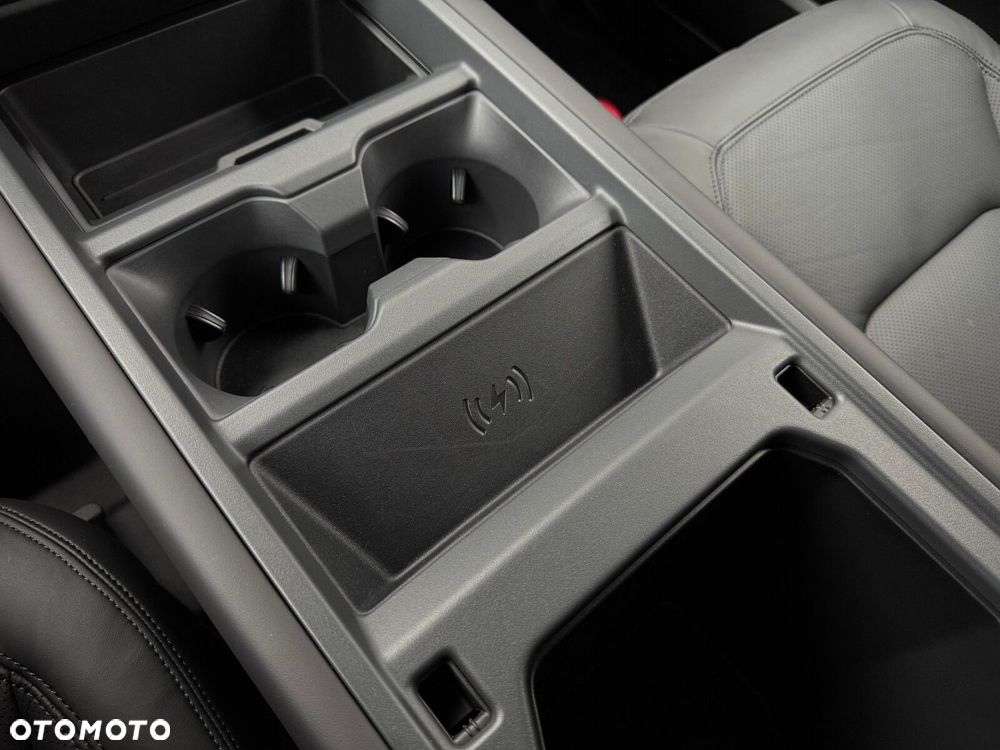 Land Rover Defender - 15
