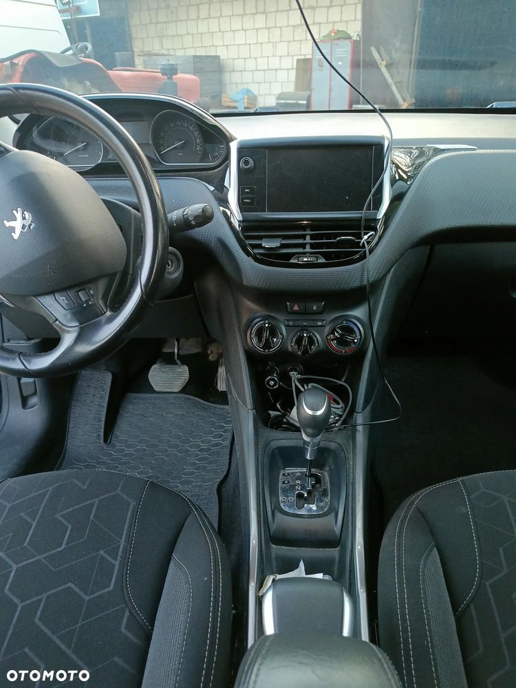 Peugeot 2008 1.2 Pure Tech Allure S&S EAT6 - 6