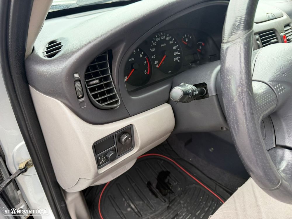 Nissan Almera 1.5 Sport - 20