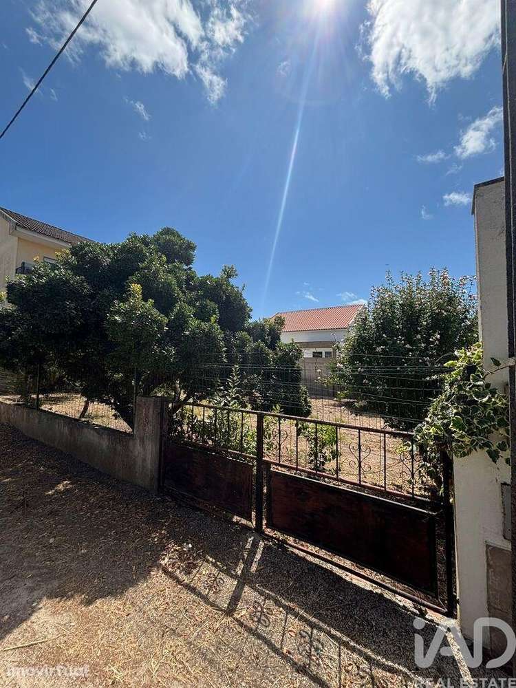 Terreno em Charneca De Caparica E Sobreda de 315,00 m2 - Grande imagem: 3/3