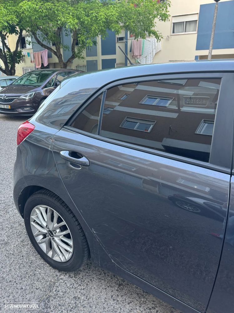 Kia Rio 1.4 CRDi EX - 14