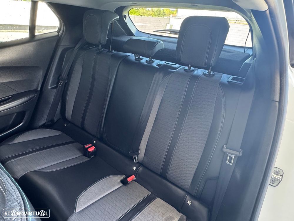 Peugeot 2008 1.5 BlueHDi Allure Pack - 24