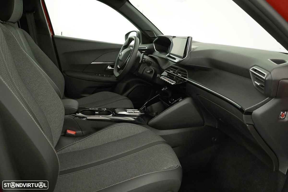 Peugeot 2008 1.2 PureTech Allure EAT8 - 20