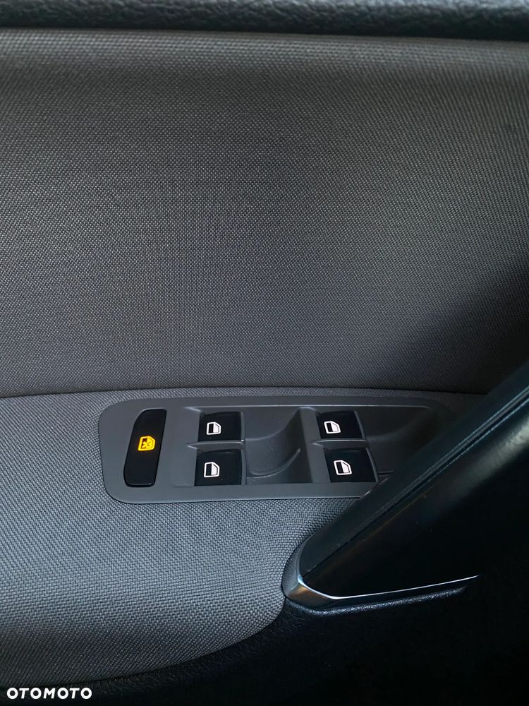 Volkswagen Golf 1.6 TDI DPF BlueMotion Technology Comfortline - 33