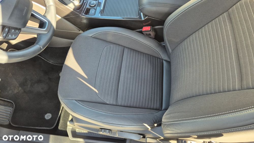 Ford Kuga 2.0 TDCi 4x2 Titanium - 25