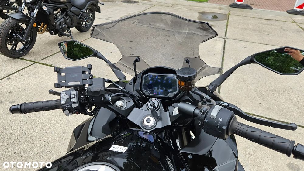 Kawasaki Ninja 1000 SX - 9