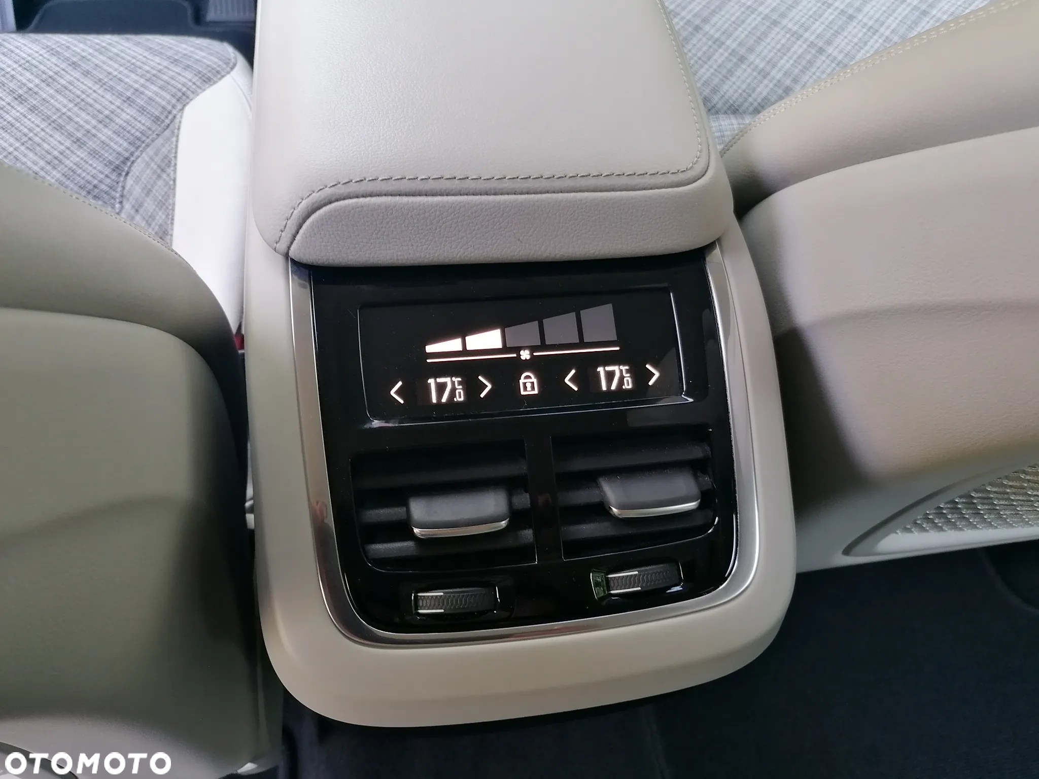 Volvo XC 60 D4 AWD Momentum - 20