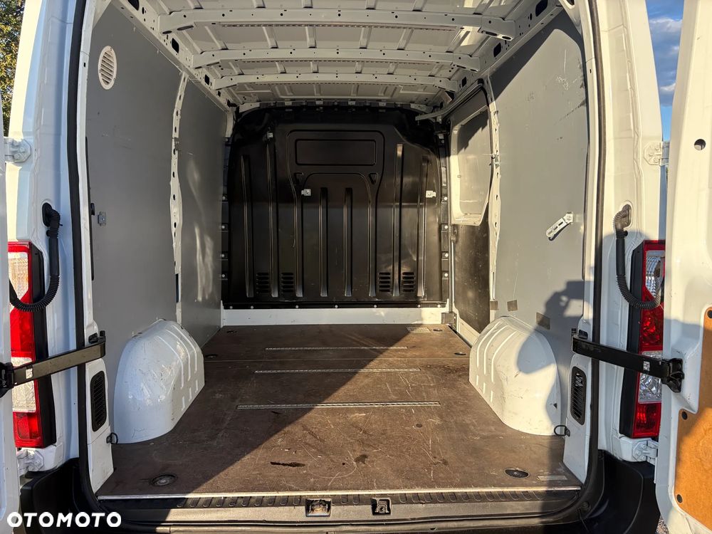 Nissan NV400 - 19