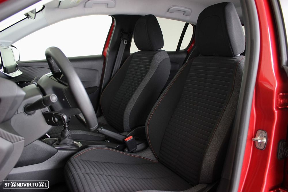 Peugeot 208 - 30