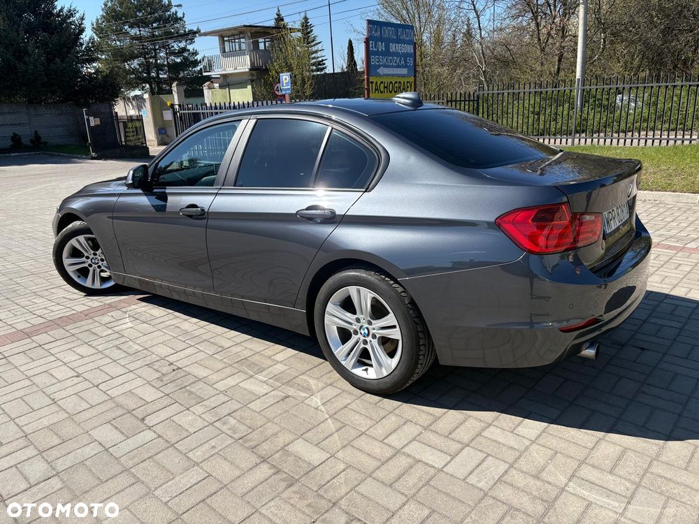 BMW Seria 3 320d - 4