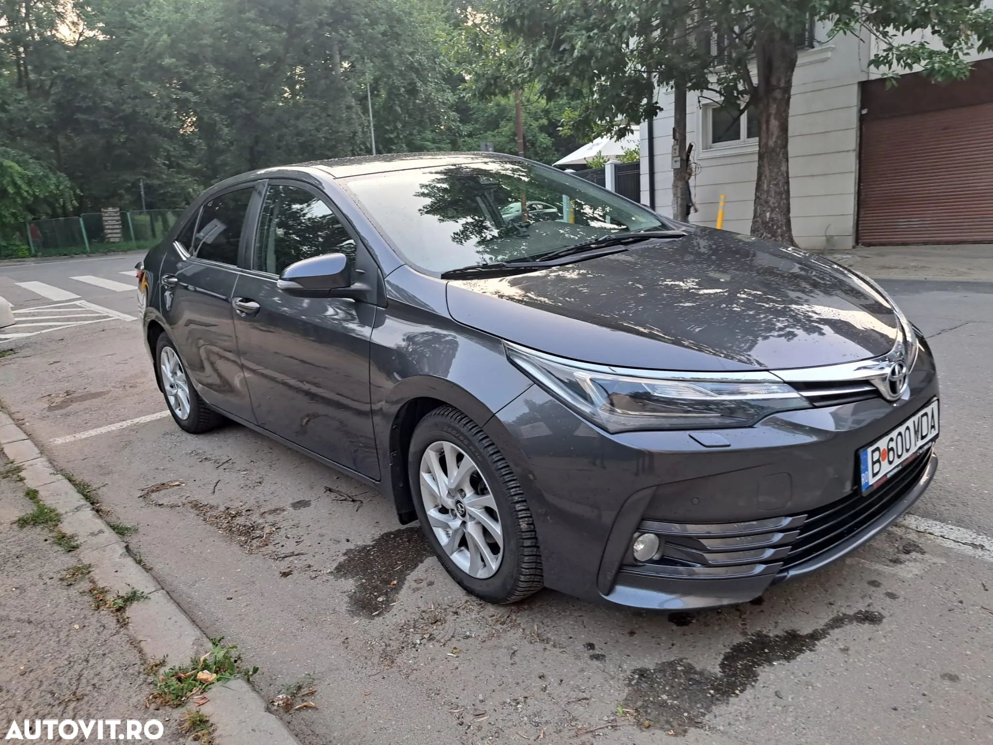 Toyota Corolla 1.6 Valvematic CVT Sol - 1