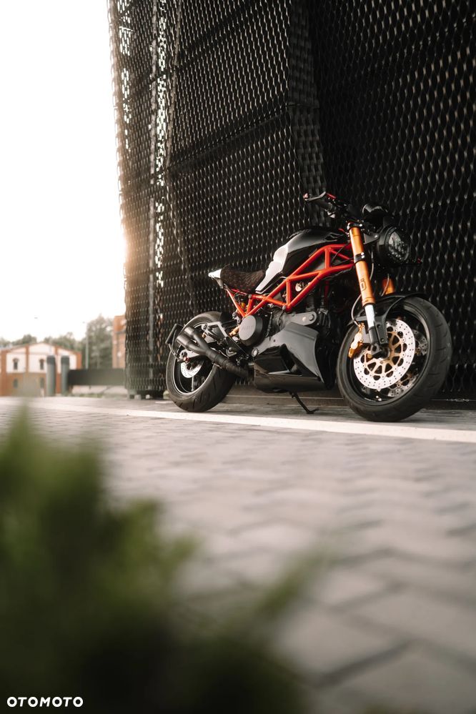 Ducati Monster - 19