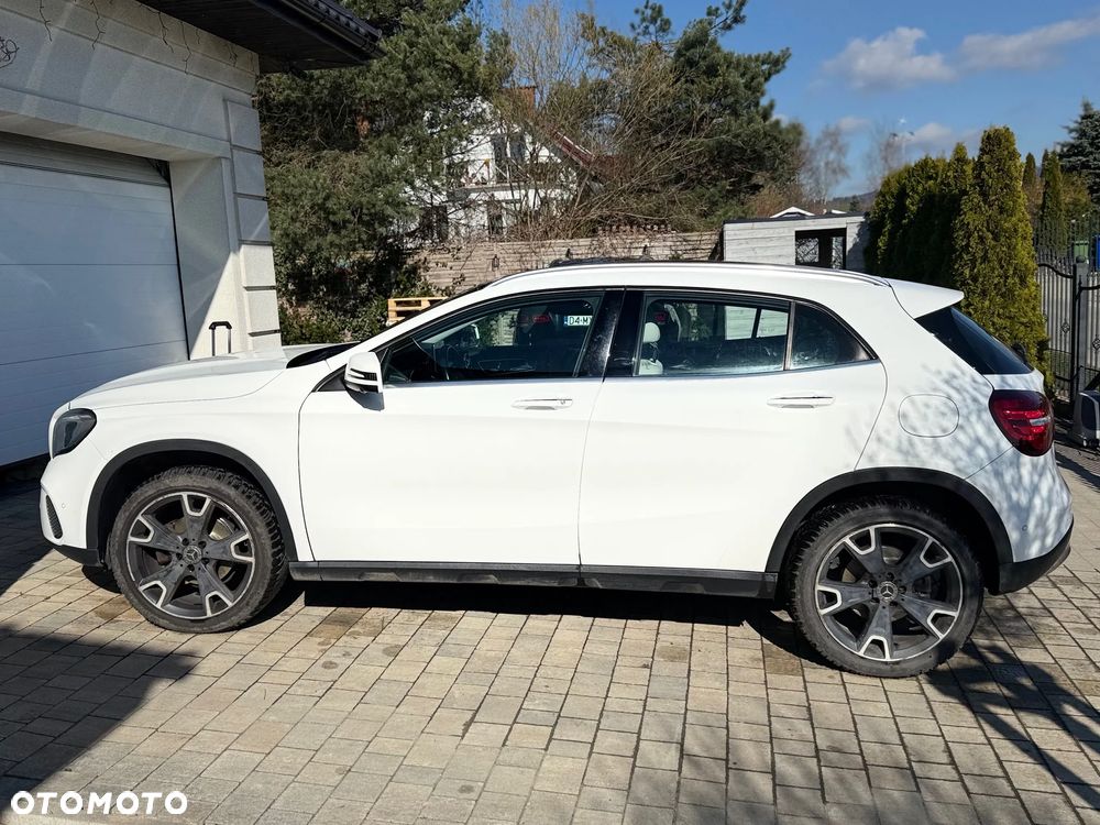 Mercedes-Benz GLA - 7