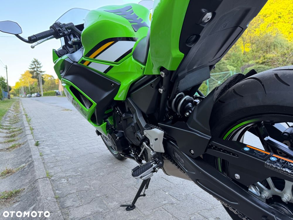 Kawasaki Ninja - 32