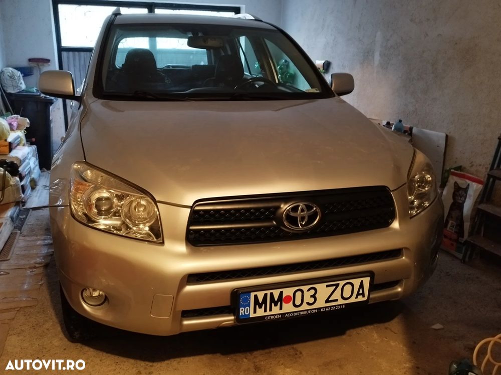 Toyota RAV4 2.0 Luxury - 1
