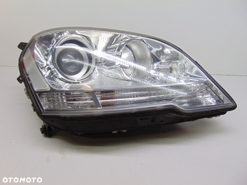 Mercedes ML W164 Lift Lampa prawy przod H7 EU