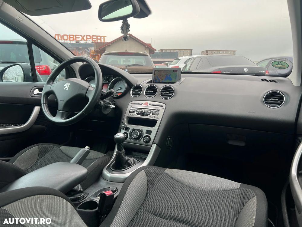 Peugeot 308 1.6E Premium Pack - 8