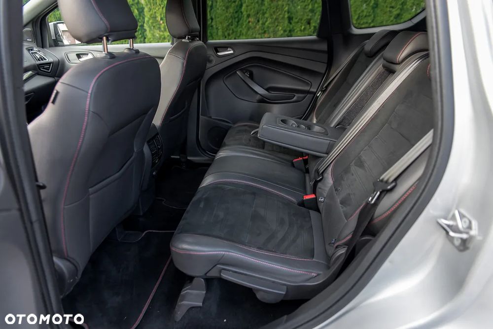 Ford Kuga 2.0 TDCi 2x4 ST-Line - 37