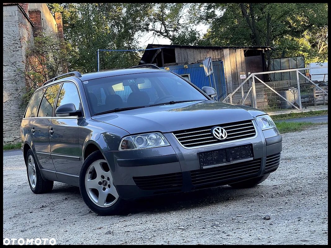 Volkswagen Passat 1.9 TDI Highline - 1