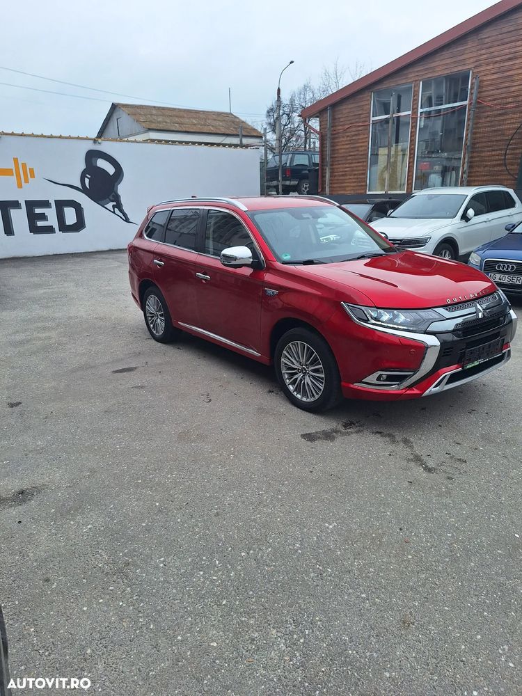 Mitsubishi Outlander PHEV 2.4 L 4X4 Instyle+ - 2